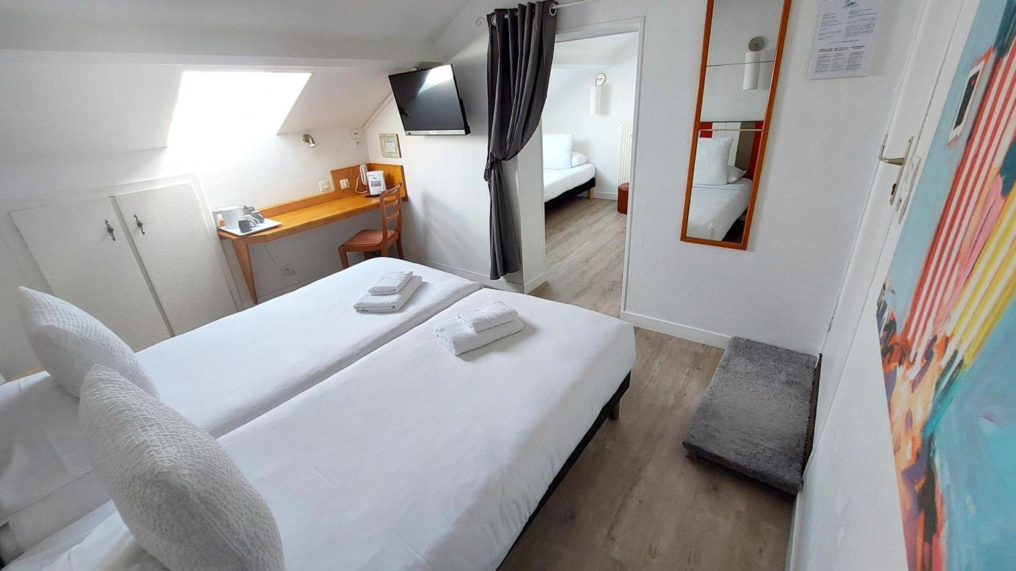 Hotel Logis La Rosiere 3*